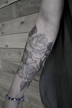 These roses are laid out beautifully // Might eventually add a second peony to mine Black And White Rose Tattoo, Rose Tattoo On Arm, White Rose Tattoos, Rose Tattoos For Women, Dot Tattoos, Tattoos Skull, Rose Tattoo Design, Flowers Tattoo, Arm Tattoos For Women