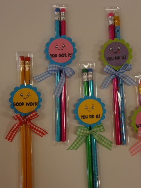 Giveaway For Children Day, Takeaways For Children Day, Children's Day Gifts For Students, Children's Day Gift Ideas, Pencil Topper Crafts, Birthday Return Gifts, Gifts For Students, Children's Day Gift, Diy Gift Set