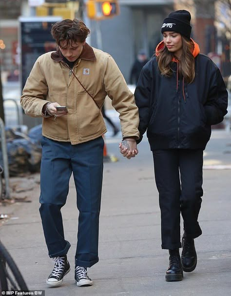 Hana Cross, Carhartt Detroit Jacket, Brooklyn Beckham, Couple Fits, Mens Outfit Inspiration, Mens Fashion Streetwear, Stylish Mens Outfits, Girls Summer Outfits, Streetwear Men