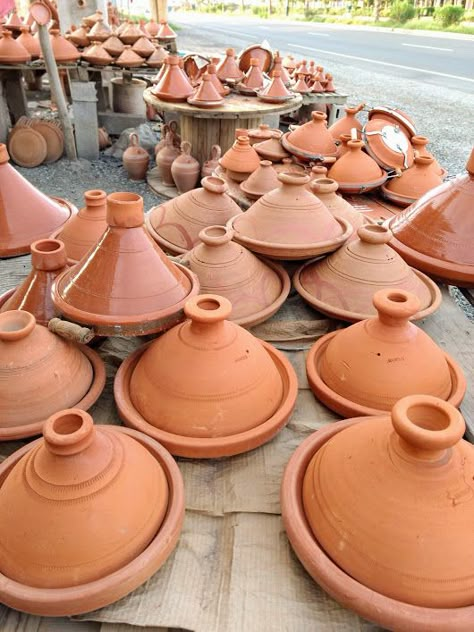 Morocco Ceramics, Morocco Pottery, Tagine Pot, Interior Design Mediterranean, Moroccan Market, Moroccan Tagine, Moroccan Pottery, Moroccan Cooking, Tree House Diy