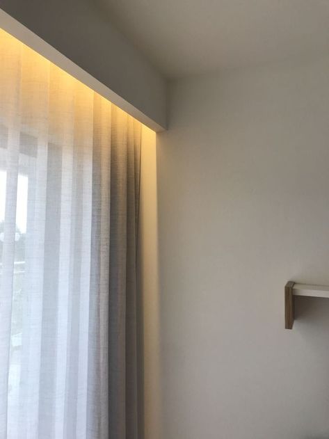 Window Palmet Design, Modern Curtain Pelmet Designs, Curtain Living Room Modern, Curtain Pelmet Ideas Modern, Durlock Ideas, Modern Curtains Living Room, Pelmet Ideas, Pelmet Designs, Curtain Pelmet