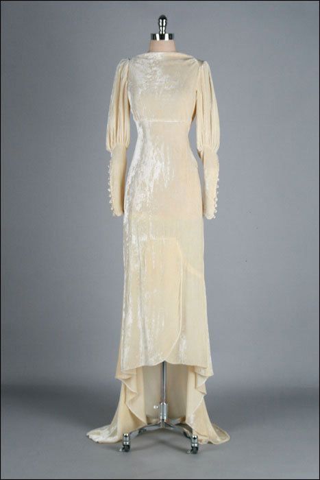 Look Gatsby, Velvet Wedding Dress, 1930s Wedding Dress, 1930s Wedding, Wedding Dress Ivory, Velvet Wedding, 1930's Fashion, 30s Fashion, Designer Evening Dresses