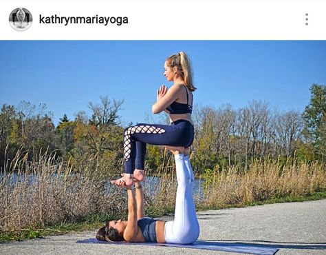 2people Yoga Poses, Yoga Friends Poses, Twin Yoga Poses, Easy Acro Yoga Poses, Bestie Yoga Poses Easy, Yoga Poses To Recreate With Friends, 2person Yoga Poses, Friends Yoga Poses, 2person Pose