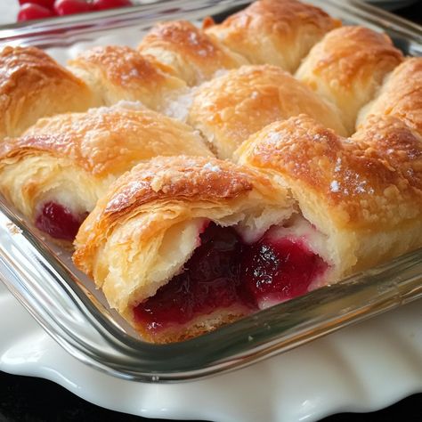 Cherry Filled Crescent Rolls Apple Cinnamon Crescent Rolls, Filled Crescent Rolls, Berry Pie Filling, Crescent Roll Recipes Dessert, Cherry Pie Filling Recipes, Crescent Roll Dessert, Mixed Berry Pie, Rise N Shine, Homemade Cherry Pies