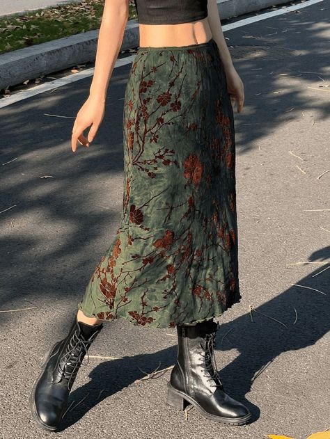 2023 Buy Mesh Lining Vintage Floral Midi Skirt under US$32 in Skirts Online Store. Free Shipping with US$69+. Check reviews and buy it today. Style: Casual/Street/Y2K/Sweet/Vintage/Vacation/Fairy Grunge Fabric Content: Polyester Blend Fit Type: Slim fit #y2k #retro #aesthetic #90s #90sfashion #fairy #grunge #grungefashion #vintage #vintagestyle #backtoschool #backtoschooloutfits #firstdayofschooloutfit #spring #summer #summerstyle #streetstyle #outfits #ootd #trendyoutfits #fashionista Midi Skirt Green, Y2k Inspired Outfit, Vintage Vacation, Cardigan Blazer, Street Y2k, Vacation Aesthetic, Bandeau Tops, Estilo Hippie, Floral Midi Skirt