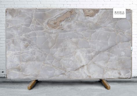 Onyx A Lappato Lucido Porcelain Slab 64x128 Porcelain Fireplace, Large Wall Ideas, Bath Shower Remodel, Palm Springs Kitchen, Heritage Kitchen, Townhouse Kitchen, Countertops Marble, Porcelain Countertops, Porcelain Slab