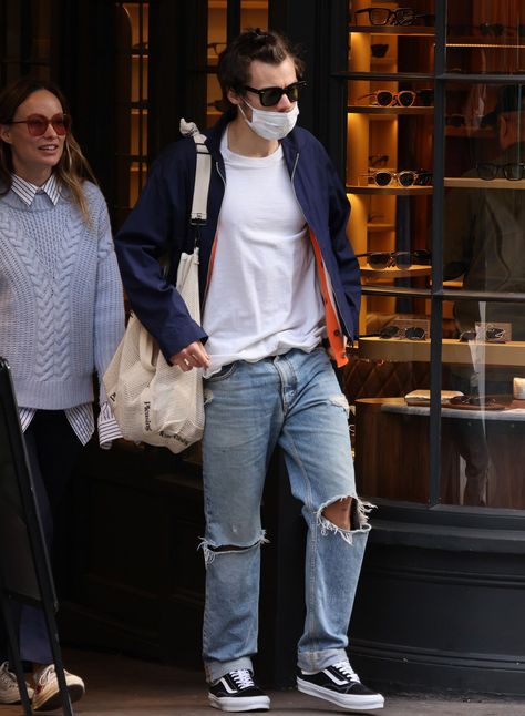 Harry Styles Jeans, Harry Styles Street Style, Harry Styles Outfits, Harry Outfits, Harry Styles Outfit, Harry Styles Pictures, Harry Styles Photos, Mr Style, Looks Street Style