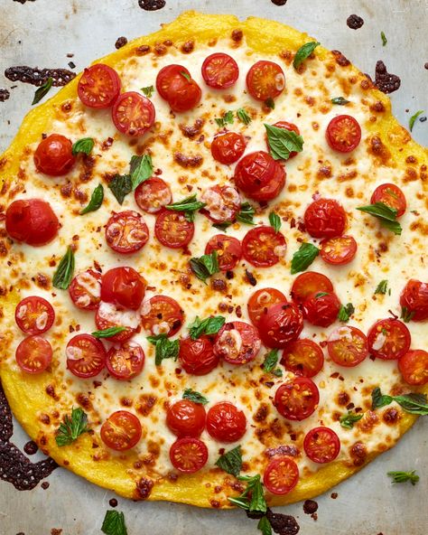 Polenta Crust, Pizza Friday, Polenta Pizza, 5 Dinners, Polenta Recipes, Easy Vegetarian Dinner, Pizza And Pasta, Meatless Recipes, Crust Pizza