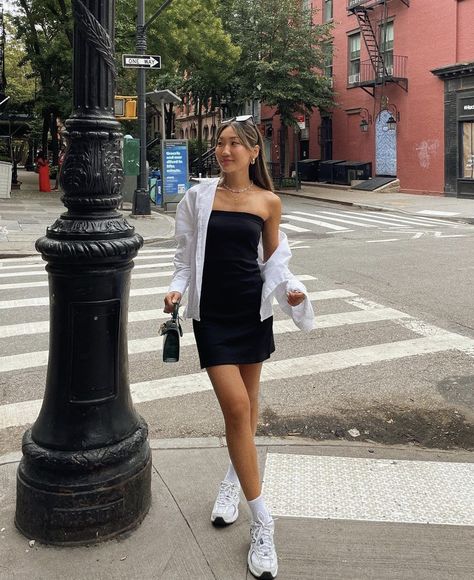 Tube Dress Outfit, New Balance 530 Outfit, Barcelona Outfits, Madrid Outfits, City Break Outfit, Nyc Outfits, New Balance Outfit, New York Outfits, Europe Outfits