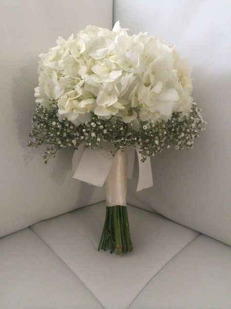 White hydrangea and baby's breath White Hydrangea Bouquet With Greenery, Babysbreath Hydrangea Bouquet, White Wedding Hydrangeas, Hortensia Wedding Bouquet, Hydrangeas Bouquet Wedding, Wedding Bouquets Baby Breath, Baby’s Breath And Hydrangeas, Hydrangea And Baby Breath Bouquet, Hydrengas Bouquet