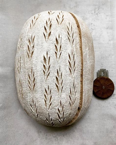 Bread Scoring Patterns, Sourdough Scoring, Bread Scoring, Sourdough Loaf, Bread Lame, Sourdough Starter Discard Recipe, Real Bread, Homemade Sourdough Bread, Artisan Bread Recipes