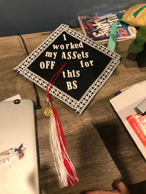 Accounting Degree Photoshoot, Graduation Cap Designs Economics, College Graduation Cap Ideas Accounting, Accounting Student Graduation Pictures, Accountant Graduation Pictures, Accounting Major Graduation Pictures, Graduation Cap Business Major, Accounting Degree Graduation Cap, Accountant Graduation Cap