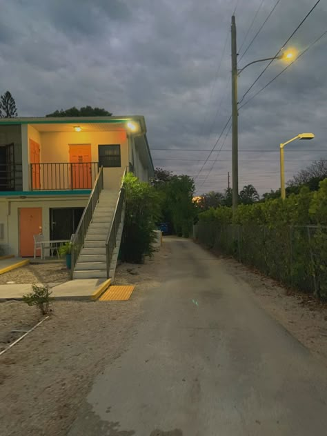 Florida Hotel Aesthetic, Florida Man Aesthetic, Florida Trash Aesthetic, Florida Motel Aesthetic, 90s Florida Aesthetic, Small Town Florida Aesthetic, 90s Tropical Aesthetic, Rural Florida Aesthetic, Florida Childhood Aesthetic