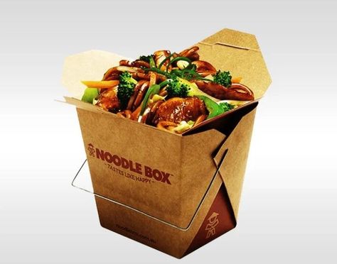 The Chinese food takeout box has various advantages as it is durable, leak-proof, and inexpensive. The mini chinese takeout boxes upper part usually has a locking mechanism paperboard for sealing the box. People typically consume their Chinese food directly by opening the container with normal chopsticks. Noodle Box Packaging, Chinese Fast Food, Chinese Takeout Box, Take Out Boxes, Custom Product Packaging, Types Of Noodles, Noodles Lover, Custom Pizza, Food Box Packaging