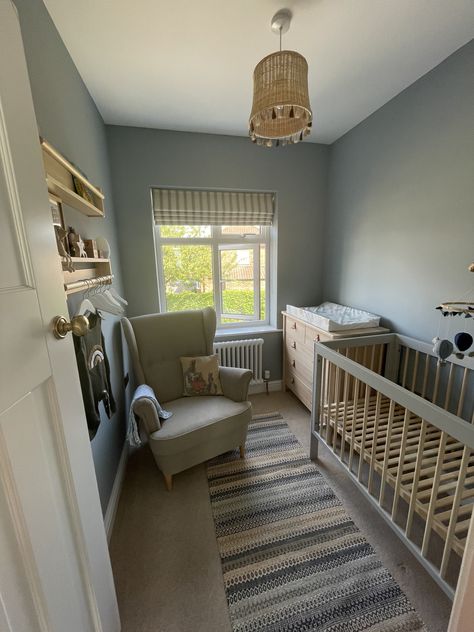 Nursery With Double Bed, Box Room Nursery Ideas, Tiny Baby Room, Small Baby Room Ideas, Rv Nursery, Box Room Nursery, Nursery 2024, Small Baby Nursery, Small Room Nursery