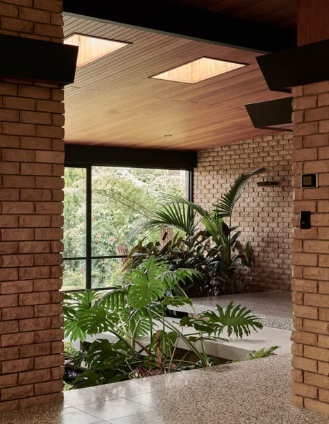 Indoor Pond, Built In Couch, Midcentury Architecture, 70s Interior, Modernist House, Mcm House, Modern Residence, Concrete Steps, Mid Century Architecture