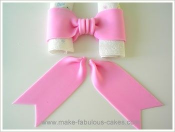 Fondant Bow Tutorial, Fondant Bows, Fondant Techniques, Fondant Bow, Minnie Mouse Cake, Fondant Tutorial, Fondant Decorations, Fondant Flowers, Cake Stuff