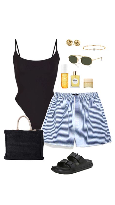 Body Suit And Shorts Outfit, Black Bodysuit Outfit Ideas, Shorts Bodysuit Outfits, Sandals And Shorts Outfit, Scandi Shorts, Body Suit Outfits Summer, Shorts And Bodysuit Outfits, Bodysuit Shorts Outfits, Holiday Outfits Summer