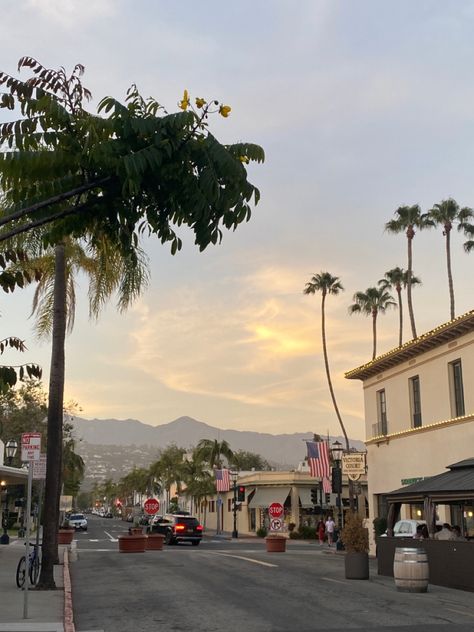 downtown santa barbara Santa Barbara State Street, Santa Barbra Aesthetic, Santa Barbara California Aesthetic, Santa Barbara Aesthetic, California Santa Barbara, Uc Santa Barbara, Downtown Santa Barbara, Santa Barbara Beach, Spring Break Trips