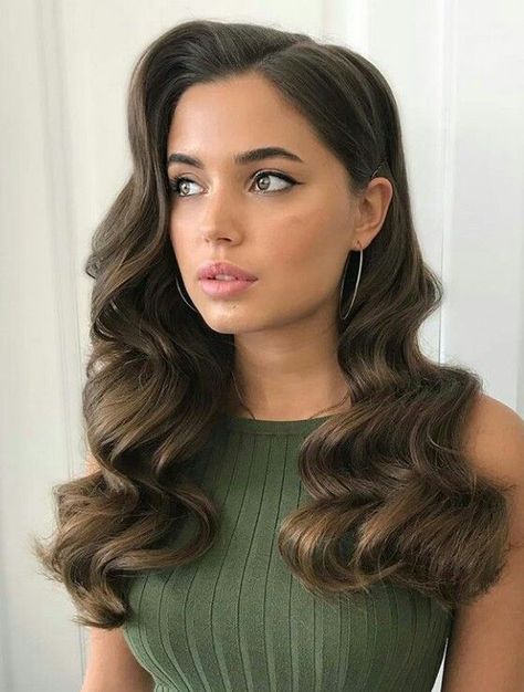 Hair Down Styles, Retro Wedding Hair, Evening Hairstyles, Vintage Wedding Hair, Elegant Wedding Hair, Wedding Hair Down, Wedding Hair Makeup, Bride Hair, Bridal Hair And Makeup