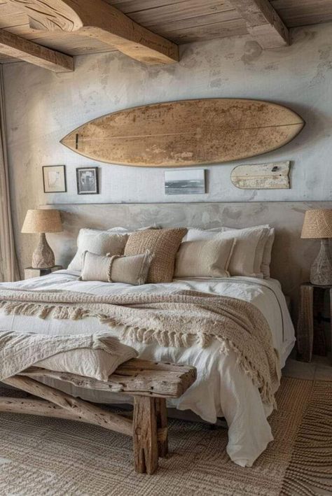 Boho Beach Interior, Surfer Boho Bedroom, Coastal Cowgirl Interior Design, Rustic Beach Bedroom, Vintage Beach Bedroom, Beach Shack Bedroom, French Cottage Style Bedroom, Surfer Interior Design, Surfboard Bedroom