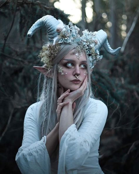 Deer People, Faun Makeup, Pagan Makeup, Forest Druid, Dark Fairy Costume, Fairy Shoot, Creepy Halloween Makeup, Forest Witch, Creepy Christmas