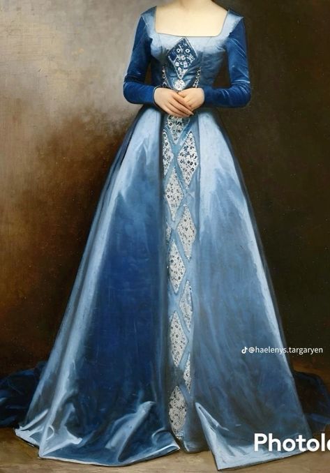 Royal Dresses Queens, Blue Medieval Dress, Medieval Dress Princess, Gaun Abad Pertengahan, Viserys Targaryen, Elven Dress, Medieval Gown, Old Fashion Dresses, Royal Dresses