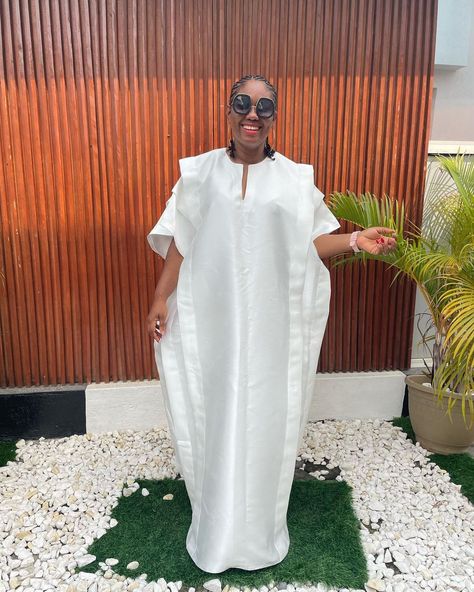 Kaftan Styles For Ladies, Gown Dress For Women, African Costume, Dresses Straight, Women Gown, Bubu Gown, Wedding Outfits For Women, White Range, African Fabric Dress