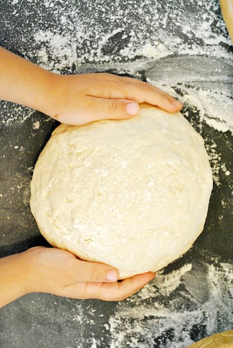 Quick Yeast Bread Dough | ready to bake in 10 minutes! www.somethingswanky.com Quick Yeast Bread, Easy Bread Dough, Bread Dough Recipe, Yeast Breads, Bread Biscuits, Bread Bun, Yeast Bread, Breads And Rolls, Easy Bread