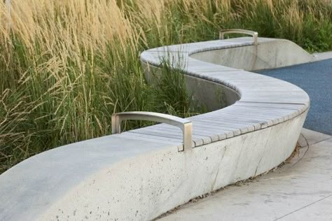 Seating Wall, House Garden Landscape, Landscape Furniture, Walkway Landscaping, Concrete Bench, Public Seating, Easy Landscaping, Wall Seating, Landscape Elements