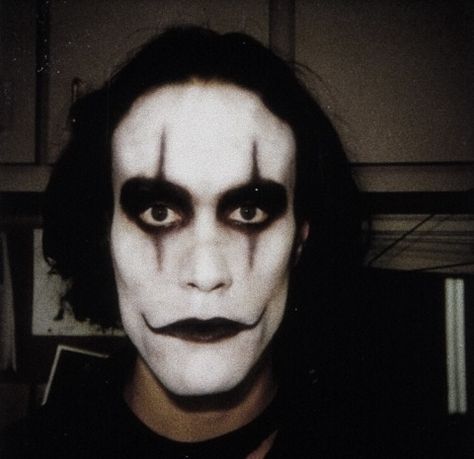 Eric Draven The Crow, The Crow 1994, Eric Draven, Crow Costume, Crow Movie, Goth Princess, Brandon Lee, Goth Makeup, The Crow