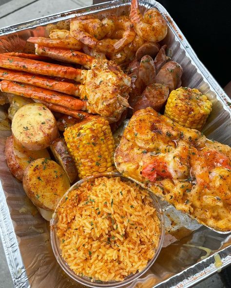 HOME OF THE SOUL FOOD on Instagram: “So got damn good 🔥🔥” Soul Food Plates, Cooking Soul Food, New Orleans Food, Delicious Food Image, Soul Food Restaurant, Soul Food Dinner, Food Babe, Delicacy Food, Food Therapy