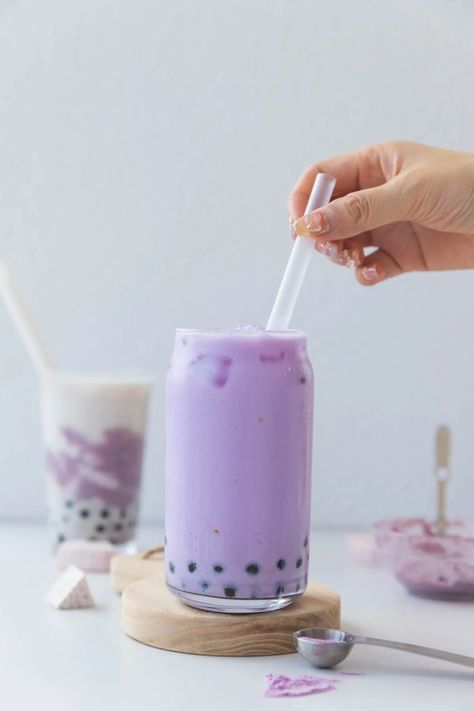 Purple Boba Tea, Mug Cookie Recipes, Taro Powder, Taro Bubble Tea, Nutcracker Christmas Party, Taro Boba, Purple Cafe, Purple Drink, Taro Milk Tea