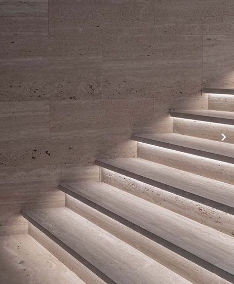 Travertine Interior, Natural Stone Stairs, Travertine Stairs, Morocco House, White Travertine, Tiled Staircase, Indoor Flooring, Stairs Lighting, Travertine Colors