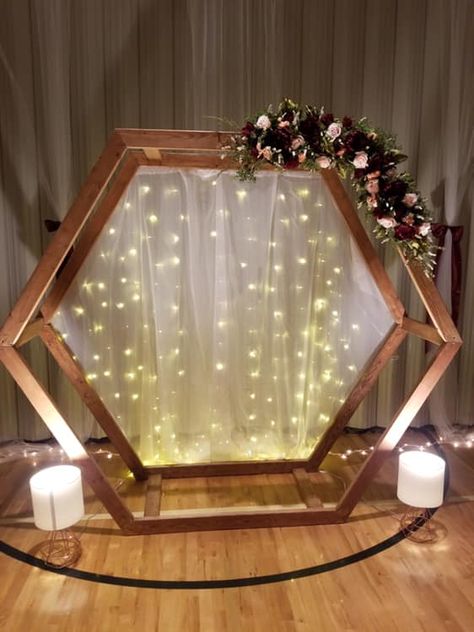 Hexagon Photo Backdrop, Hexagon Wedding Arch With Drapery, Hexagon Backdrop, Wedding Scripture, Hexagon Photo, Christmas Arch, Arch Light, Hexagon Wedding, Wood Hexagon