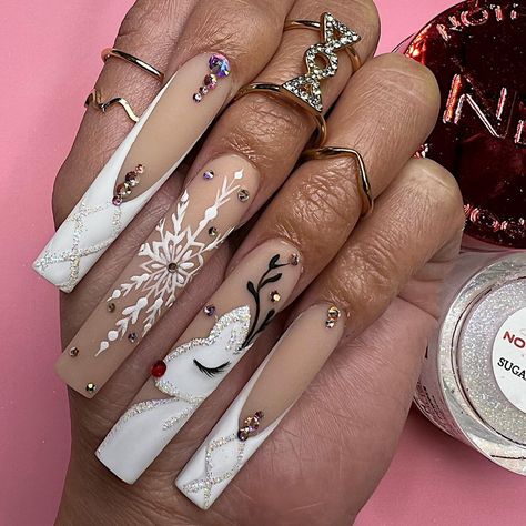 Nude Nailart, Aesthetic Christmas Nails, Christmas Nail Designs Acrylic, Coffin Tips, 30 Aesthetic, Nail Art Noel, Winter Nails Acrylic, Christmas Gel Nails, Nails Design With Rhinestones