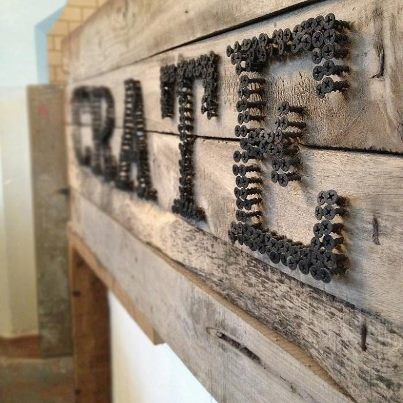 sign made of screws Brewery Ideas, Brewery Design, Diy Crate, Barn Wood Crafts, Deco Originale, Restaurant Ideas, Tap Room, Rustic Industrial, Barnwood