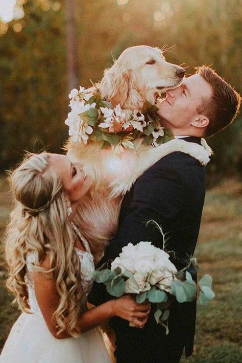 Fantastic Wedding Photography Ideas To Make It The Day To Remember Wedding Photography List, Photography List, Wedding Picture Poses, Wedding Pets, Future Wedding Plans, Wedding Photos Poses, Cute Wedding Ideas, Dog Wedding, Wedding Photography Poses