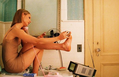 Gwyneth Paltrow as Margot in The Royal Tenenbaums. © 2001 Touchstone Pictures Margot Tenenbaum Style, Margot Tenenbaum, Royal Tenenbaums, Making Movies, Wes Anderson Movies, Team Jacob, Wes Anderson Films, The Royal Tenenbaums, Movie Director