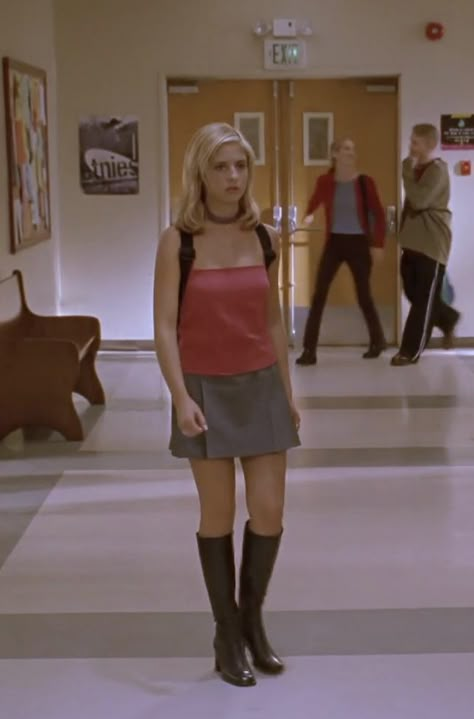 Buffy The Vampire Slayer Aesthetic Outfits, Buffy Fashion Outfits, Willow Outfits Buffy, Buffycore Aesthetic, Buffy Summers Outfits Style, Buffy Costume, Buffy Summers Outfits, Vampire Slayer Outfits, Buffy The Vampire Slayer Outfits