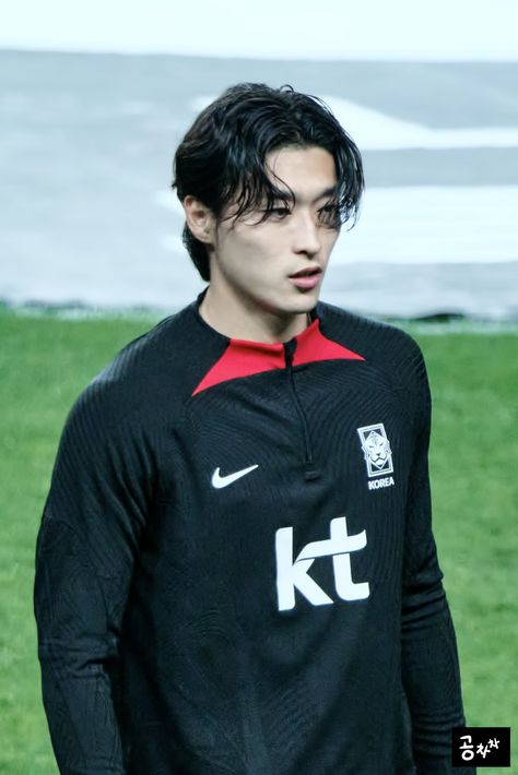 Cho Gue Song, Cho Guesung, Korea Soccer, Gue Sung, Cute Football Players, Football Boyfriend, Soccer Boyfriend, Fine Guys, Butterfly Poster