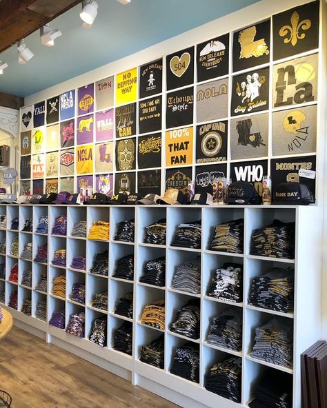 T Shirt Displays Retail, Tshirt Display Ideas Retail Store Design, T Shirt Merchandising Display, T Shirt Wall Display Ideas, Tee Shirt Display Ideas Retail, Tshirt Wall Display Ideas, Tshirt Retail Display, T Shirt Store Display Ideas, Screen Print Storage Ideas