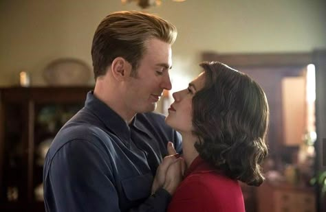 Endgame dancing scene Peggy And Steve, Captain America Peggy, Steve And Peggy, Captain America Drawing, Steve Rogers Aesthetic, Captain America Aesthetic, Captain America Comic Art, Captain America The First Avenger, Captain America Wallpaper