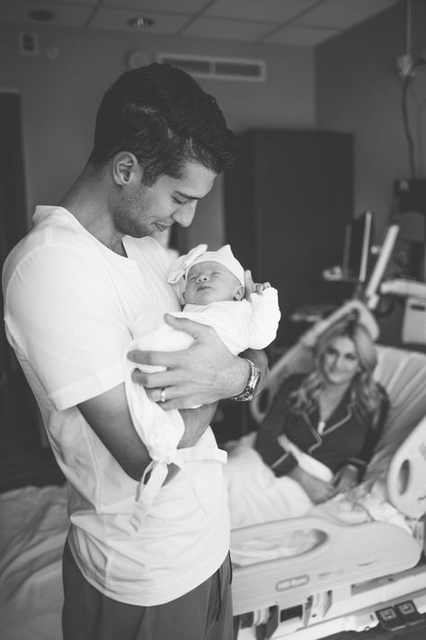 Pinterest: @emilyplumacher Baby Hospital Photos, Newborn Hospital Pictures, Newborn Hospital Photography, Hospital Pics, Baby Hospital Pictures, Hospital Photos Newborn, Birth Pictures, Fresh 48 Photography, Hospital Newborn