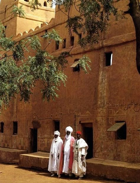 Tubali Architecture, Desert Village, Ancient Africa, Imagination Station, Afrique Art, African Architecture, Central Africa, Vernacular Architecture, Egypt Travel