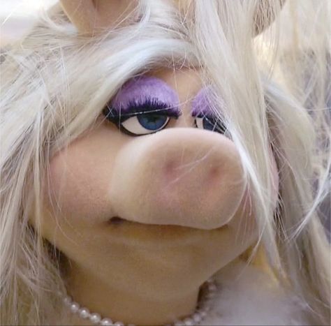 Miss Piggy Meme, Mrs Piggy, Miss Piggy Muppets, Piggy Muppets, Ms Piggy, Literal Legend, Kermit And Miss Piggy, Amy Sedaris, Fraggle Rock