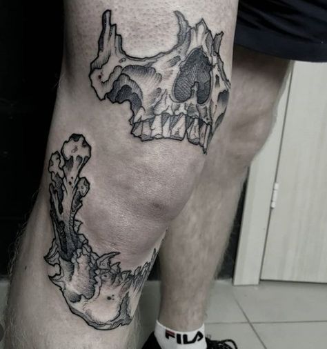 Knees Tattoo Ideas, Skull On Knee Tattoo, Knee Skull Tattoo, Skull Knee Tattoo, Cool Knee Tattoos, Around Knee Tattoo, Tattoo On Knee, Knees Tattoo, Knee Tattoo Ideas