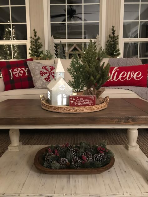 Behind Sofa Christmas Decor, Christmas Decor For End Table, Dinning Room Christmas Centerpiece, Kitchen Table Christmas Centerpiece Ideas, Christmas Centerpieces Coffee Table, Christmas Tray Decor Coffee Tables Living Room, Ottoman Christmas Decor, Christmas Decor Dinning Room Table, Christmas Decor For Round Coffee Table