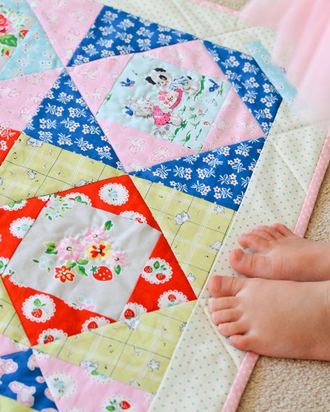 Patchwork Gifts, Play Mat Quilt, Economy Block Quilt, Patchwork Techniques, Economy Block, Baby Boy Quilt Patterns, Boys Quilt Patterns, Quilt Blocks Easy, Designing Home