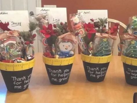 Christmas Gifts for Teachers From Kids - HubPages Diy Teacher Christmas Gifts, Christmas Gifts For Teachers, Daycare Teacher Gifts, Christmas Gift Baskets Diy, Creative Christmas Gifts, Teachers Diy, Teachers Gifts, Ideas For Teachers, Diy Teacher Gifts